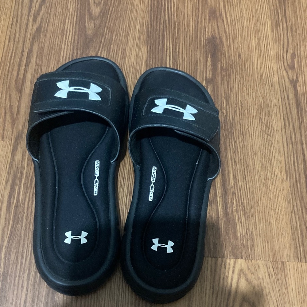 Under Armour Women’s Size 10 Black With White Logo Slide Sandals. - Picture 2 of 4